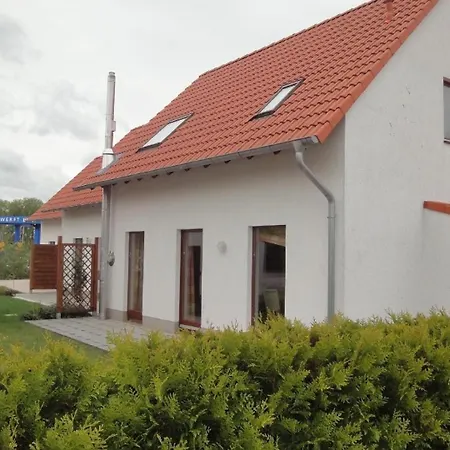 Am Wasser Mit Terrasse Und Kaminofen * Rechlin