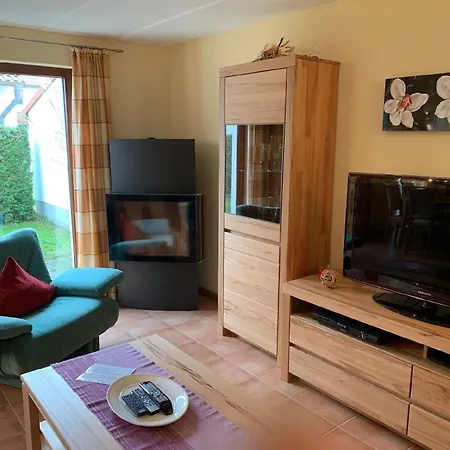 Am Wasser Mit Terrasse Und Kaminofen Holiday home Rechlin